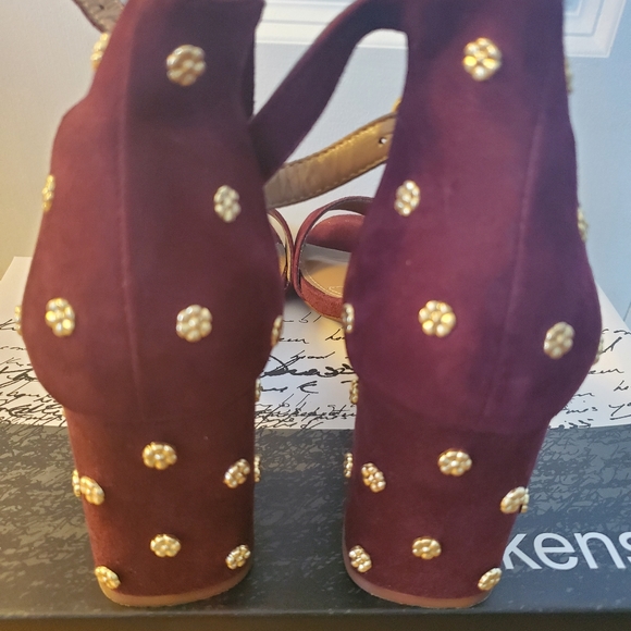 Kensie Suede Sandals - Picture 3 of 8